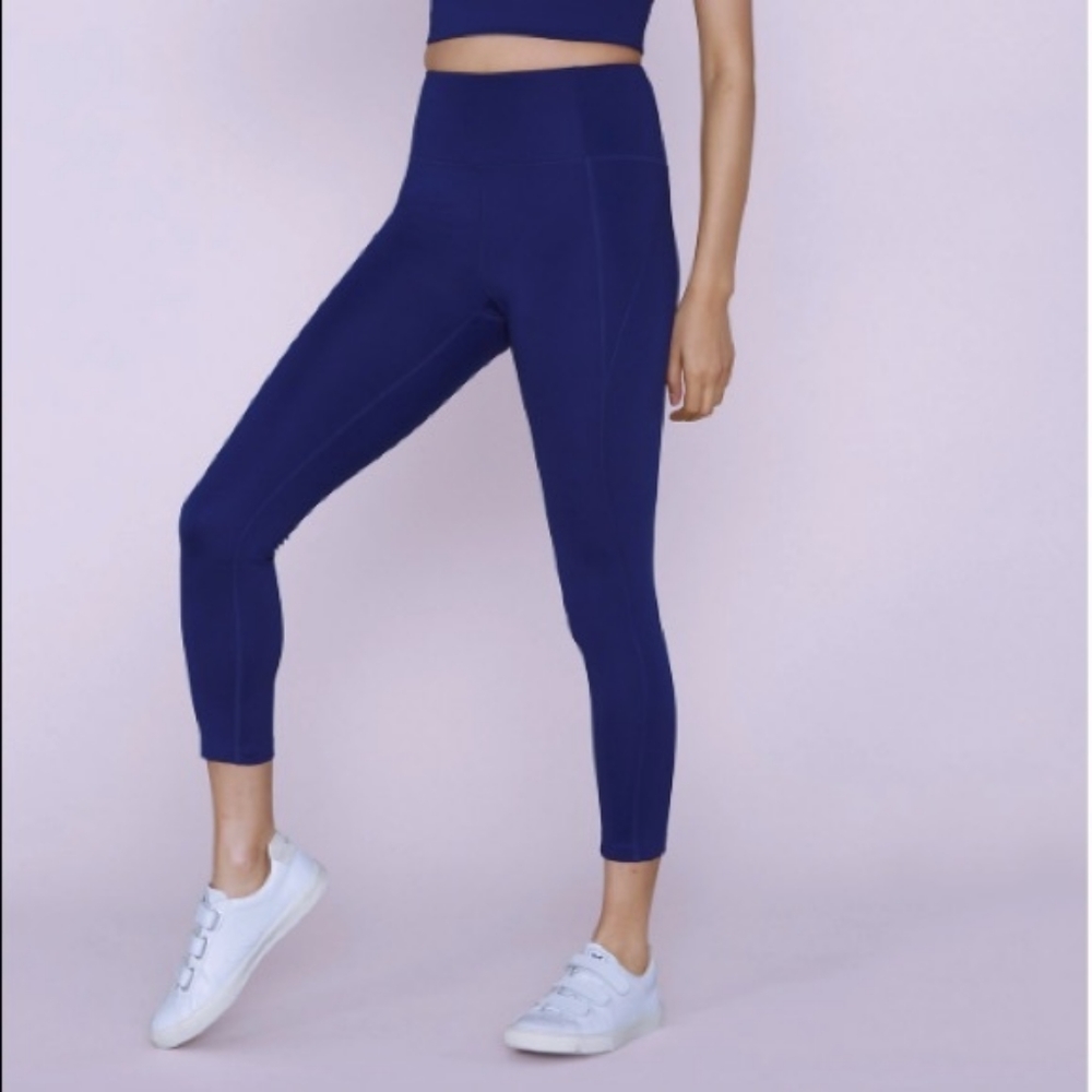 CLOSET CLOSING* Indigo high rise capris